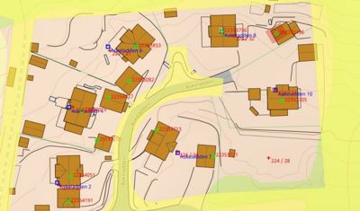Situasjonsplan som viser tomtene, bygninger og veier i et område kalt 'Askeladden'.