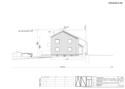 Fasadetegning som viser bygningens utseende fra fronten, inkludert mål og høydeopplysninger.