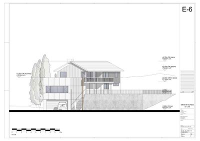 Snittegning (E-6) som viser bygningens tverrsnitt, høyder, terrassering og forhold til omgivelsene.