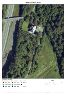 Historisk ortofoto fra 1997 som viser et hus og omgivelsene.