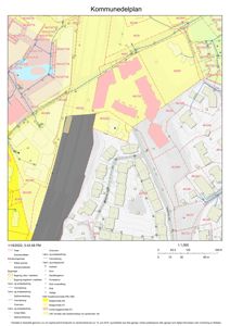 Kommunedelplan som viser eiendomsgranser, arealbruk, vann- og avløpsledninger samt bygninger i et område.
