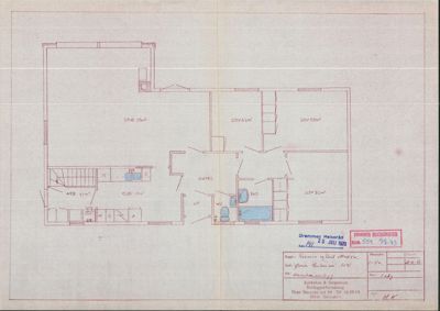 Etasjeplan som viser romfordeling, veggforløp og areal for en bolig.