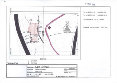 Situasjonskart som viser tomtens form, grenser, nabolag og plassering av bygninger.