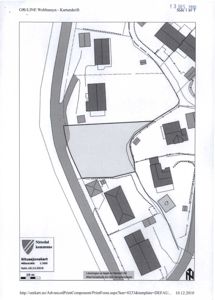 Situasjonskart som viser tomtens beliggenhet i forhold til nabolag, veier og vannveier.