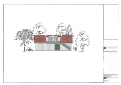 Fasadetegning som viser bygningens utseende sett fra nordvest, inkludert tak, vinduer, dører og omgivende trær.