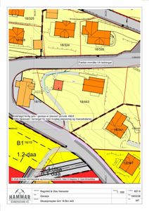 Situasjonsplan som viser tomtens plassering i forhold til nabolag, vegnett, bebyggelse og arealbruk.