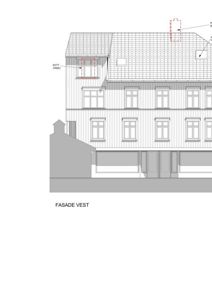 Fasadetegning av bygningens vestside med detaljer om vindusforandringer og takkonstruksjon.