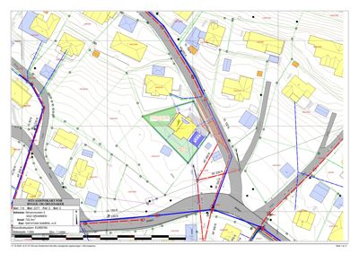 Situasjonskart som viser bygningens plassering i forhold til nabolag, veier og terrengforhold.