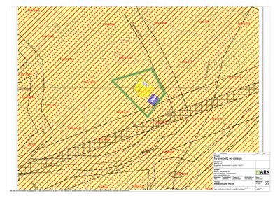 Situasjonsplan som viser tomtens grenser, bebyggelse og tilstøtende eiendomsgrenser.