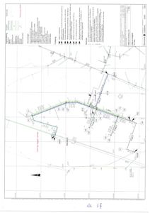 Situasjonsplan som viser tomtens grenser, naboeiendommer, veier og bygningens plassering.