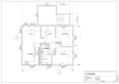 Etasjeplan for 3. etasje som viser romfordeling (stue, kjøkken, soverom, bad, gang) og tilhørende utvendige trapper.