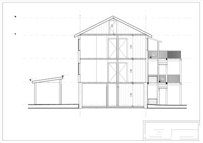 Snittegning (SNITT A-A) som viser bygningens tverrsnitt med høydemål og romfordeling.